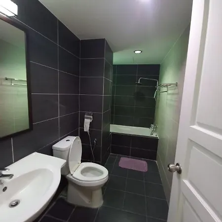 K. Riverfront Apartment Ipoh Exterior photo
