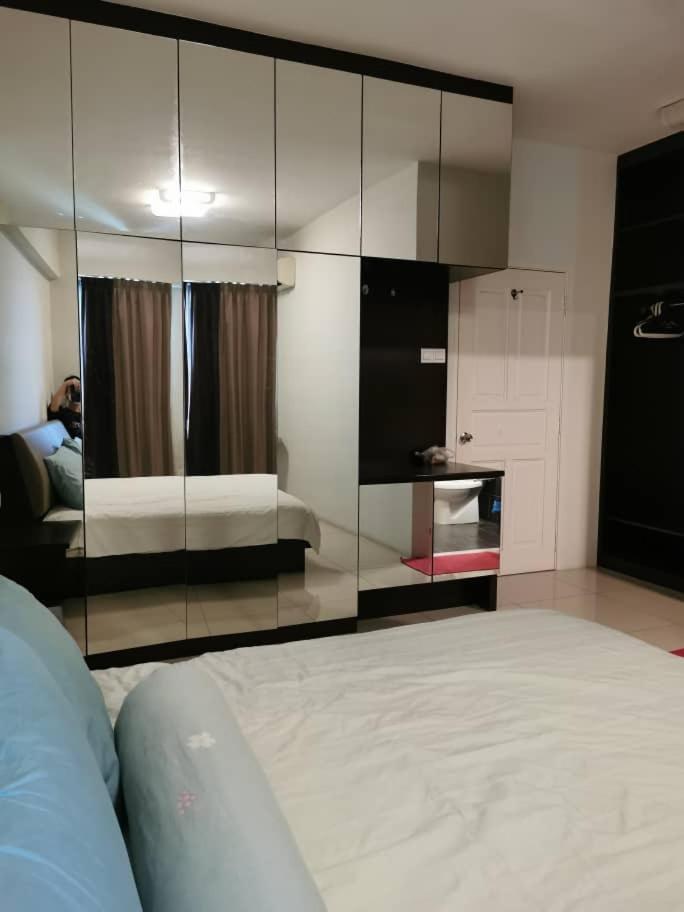 Apartment K. Riverfront *