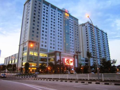K. Riverfront Apartment *
