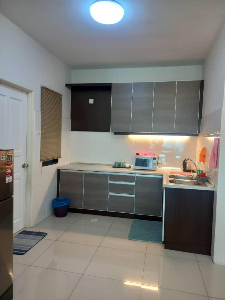 K. Riverfront Apartment